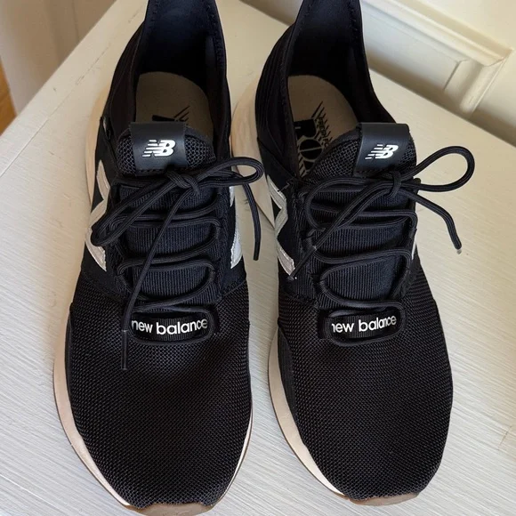 New Balance Roav Black Athletic Mesh Running Shoes. Like New! Size 11 - Picture 2 of 9